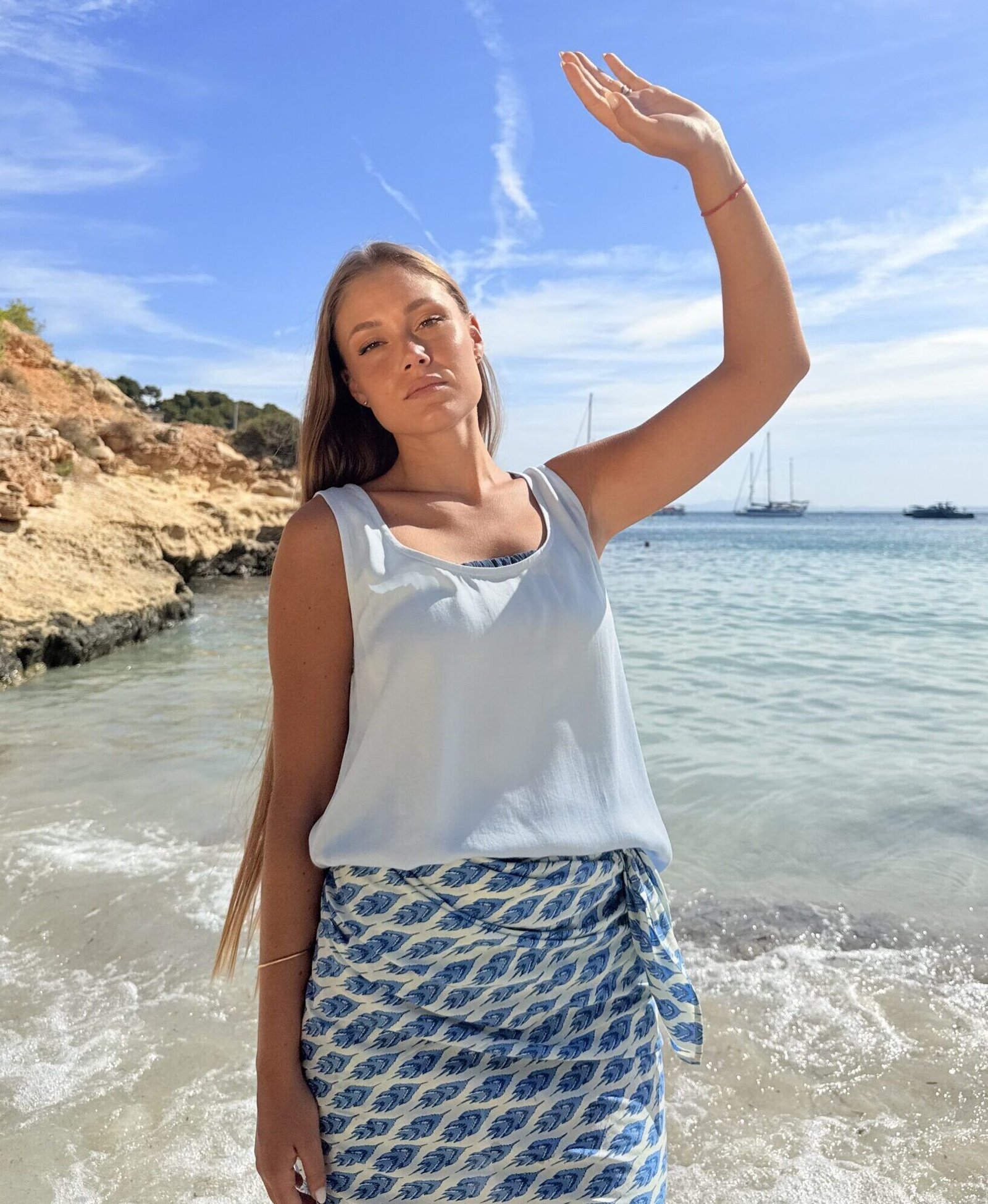 3883302_3 Blusa Tank Sky Blue - Imagen 1